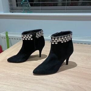 SACHI Elegant Black Boots with Metallic Accents